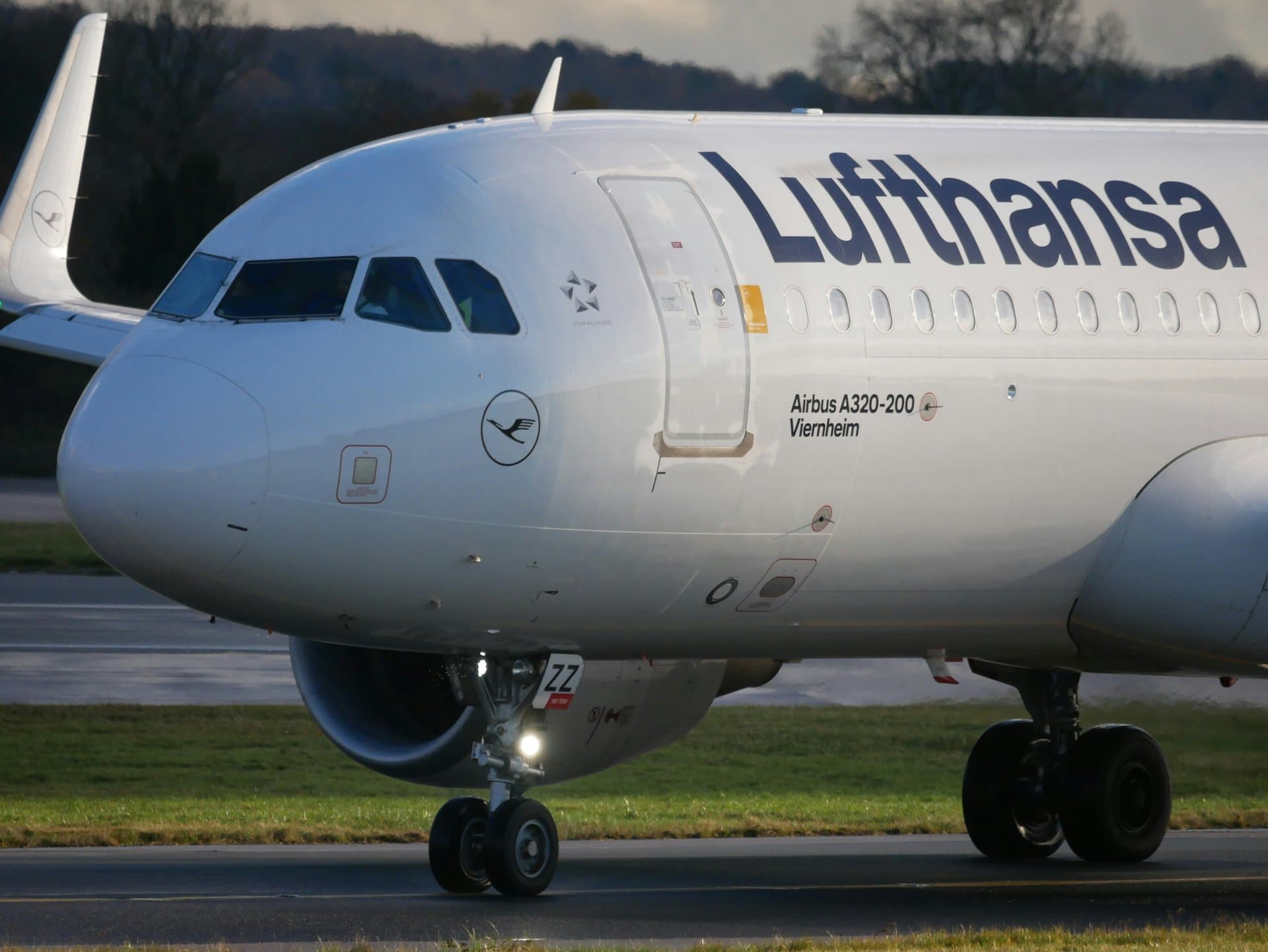 lufthansa plane