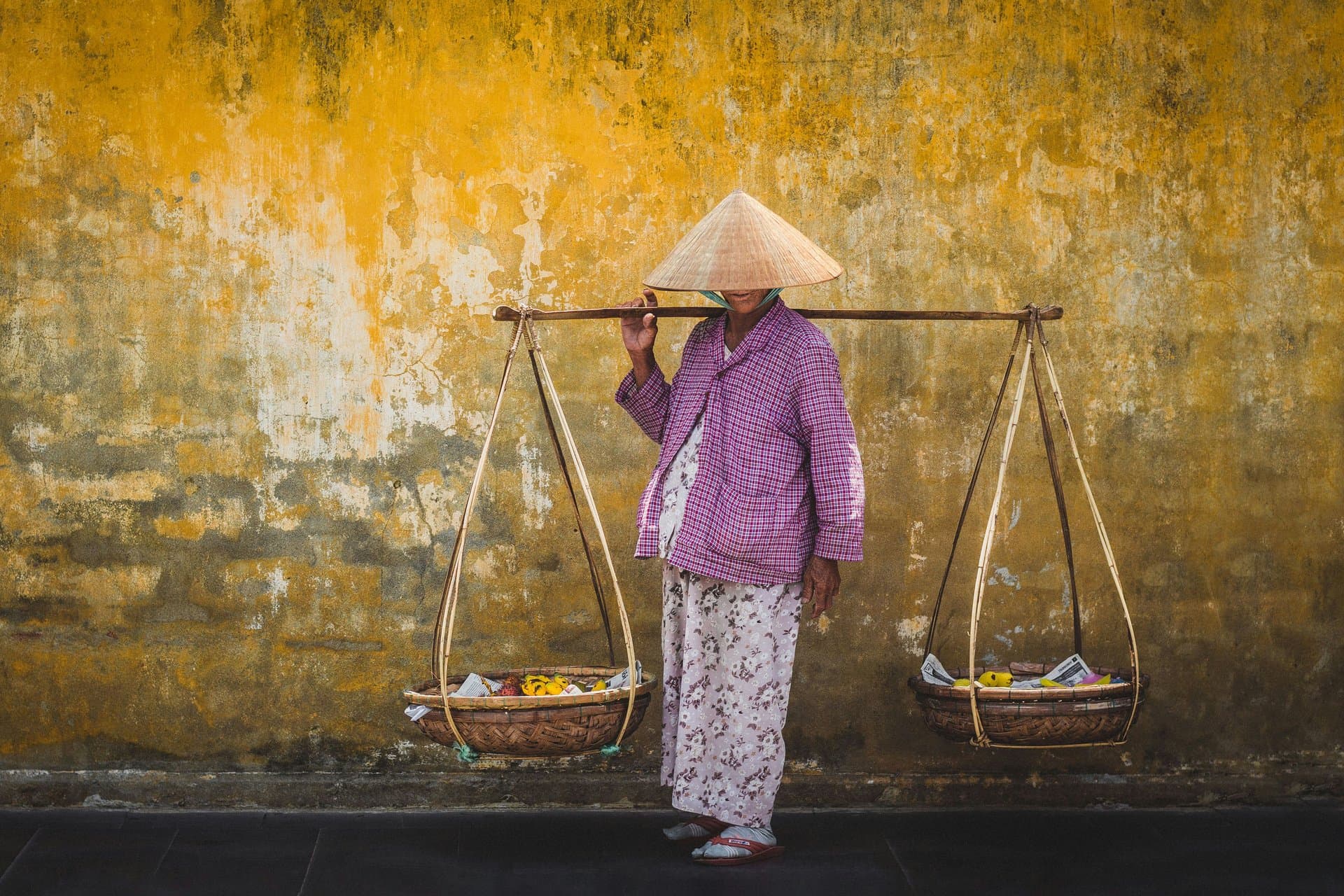 a vietnamese street vendor