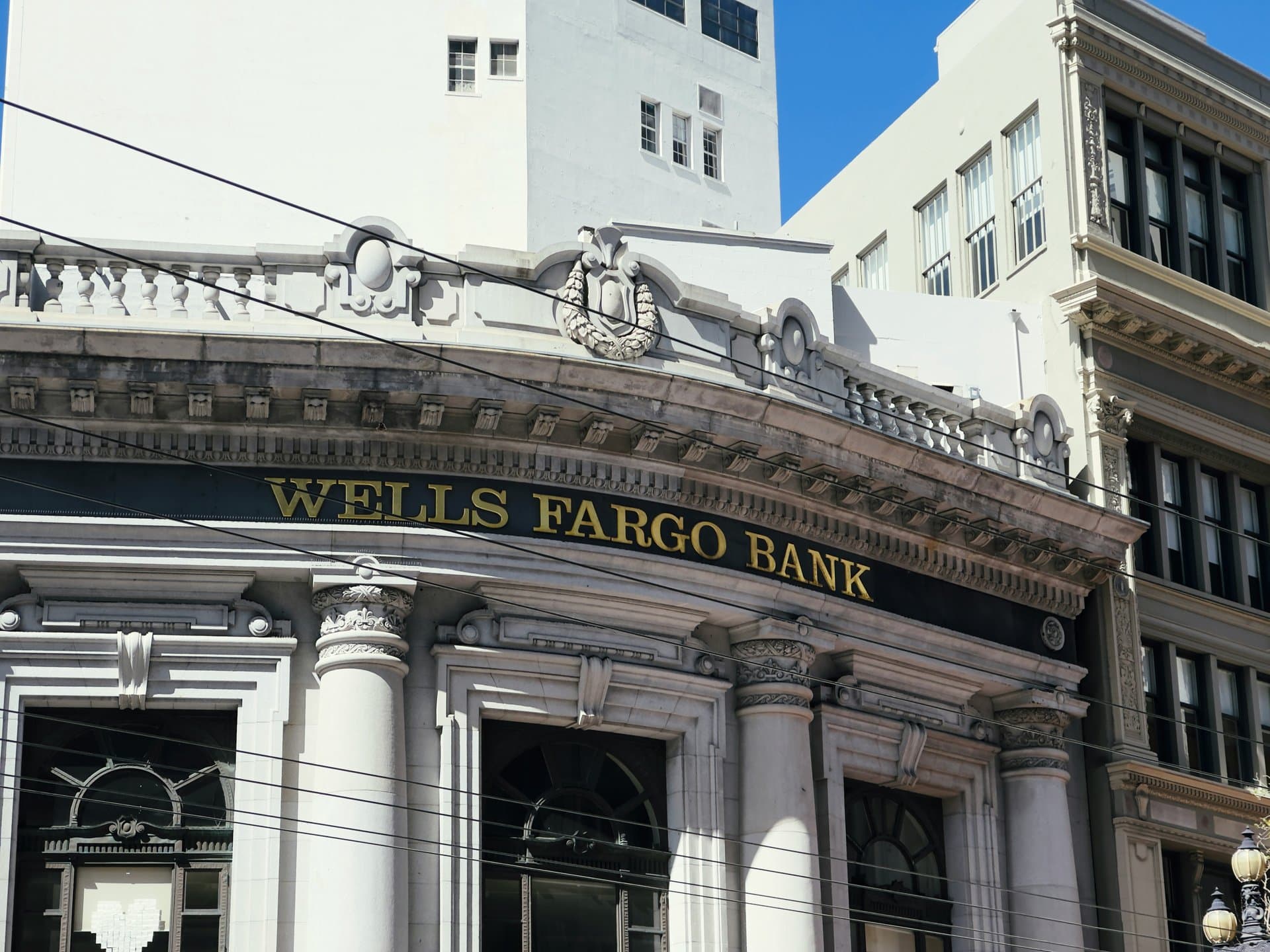 wells fargo bank building