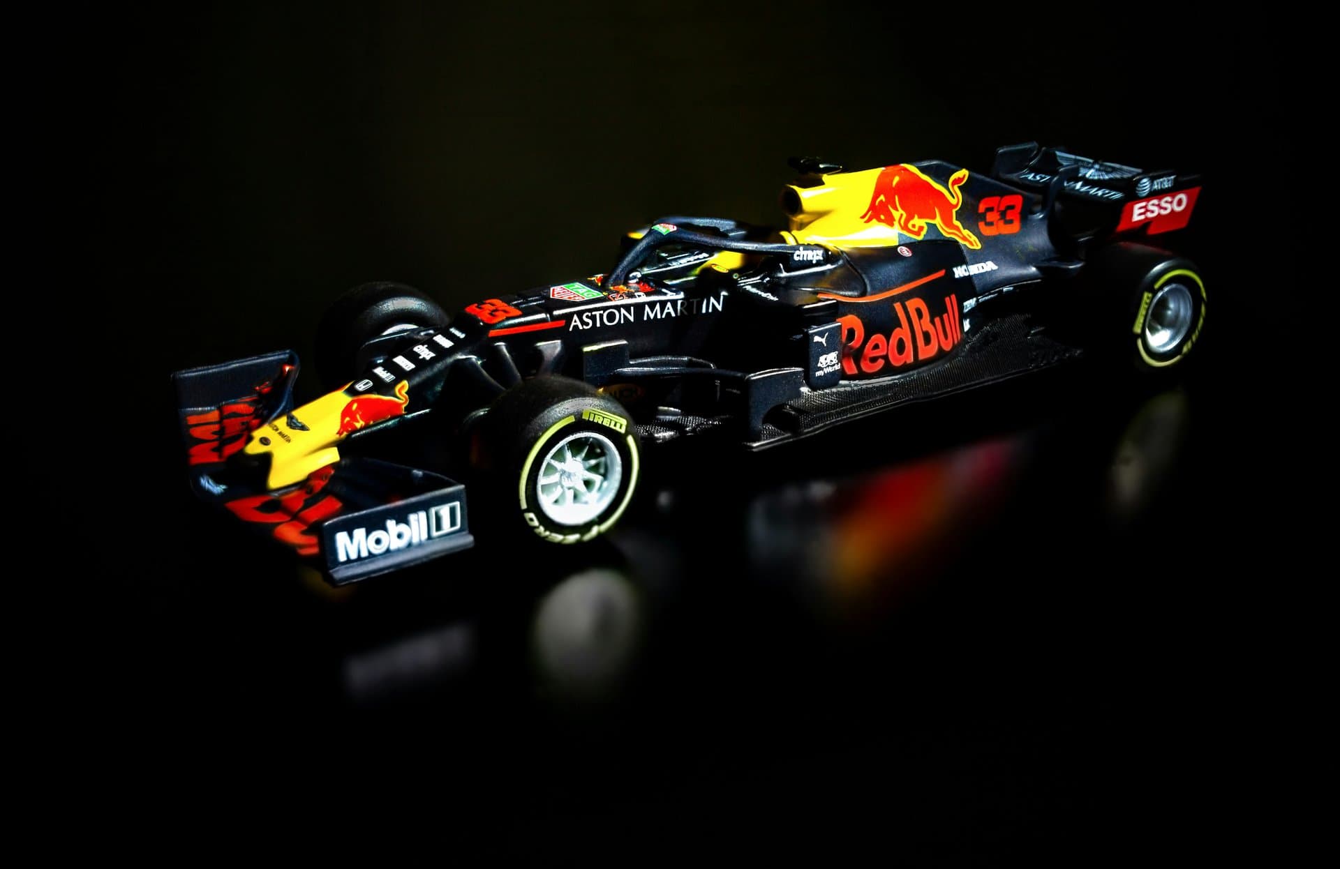 an F1 toy car