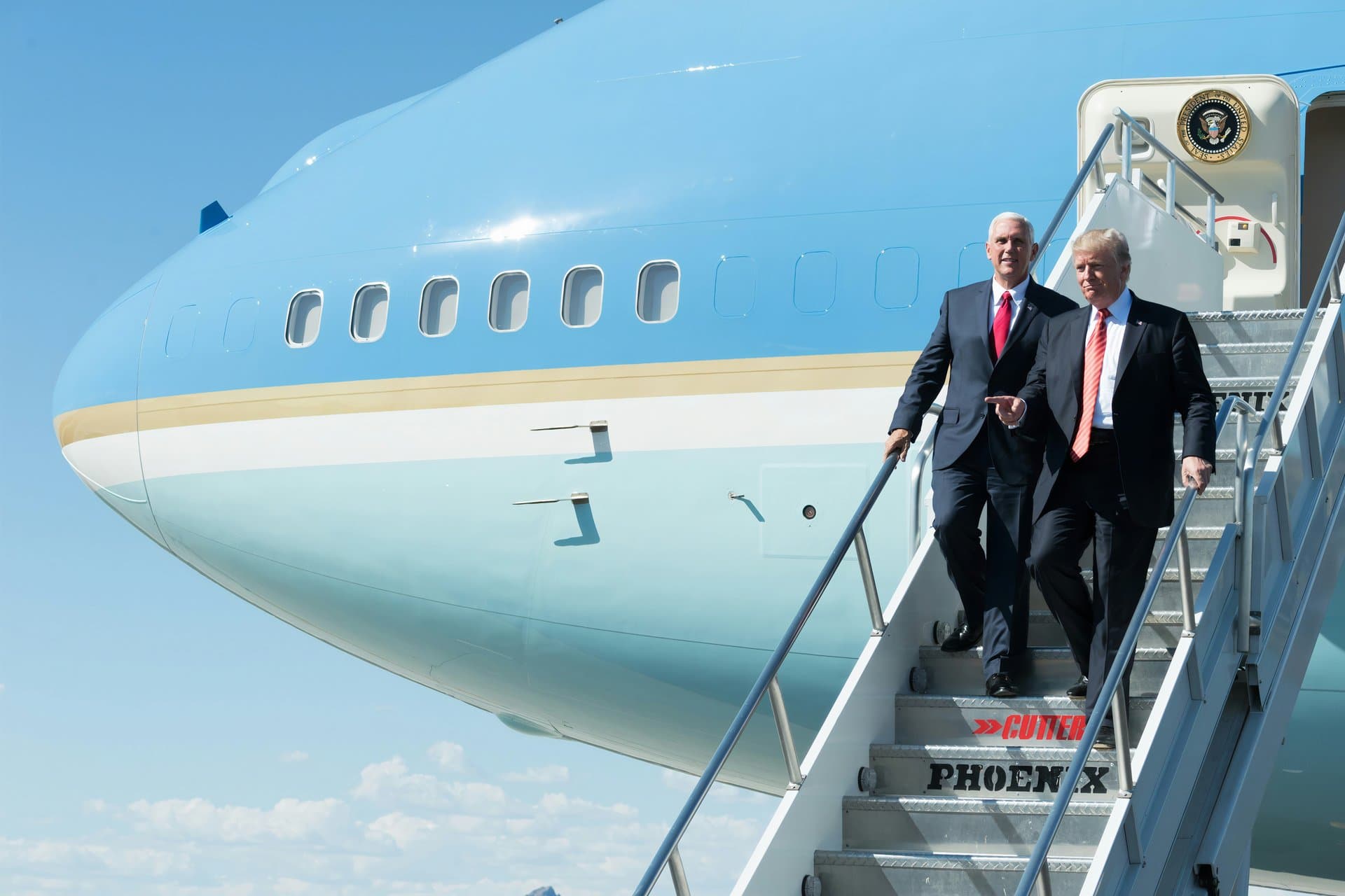 president trump coming out of airforce 1